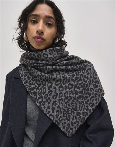 Lala Berlin - Triangle M Printed Cashmere Tørklæde - Asphalt Leo